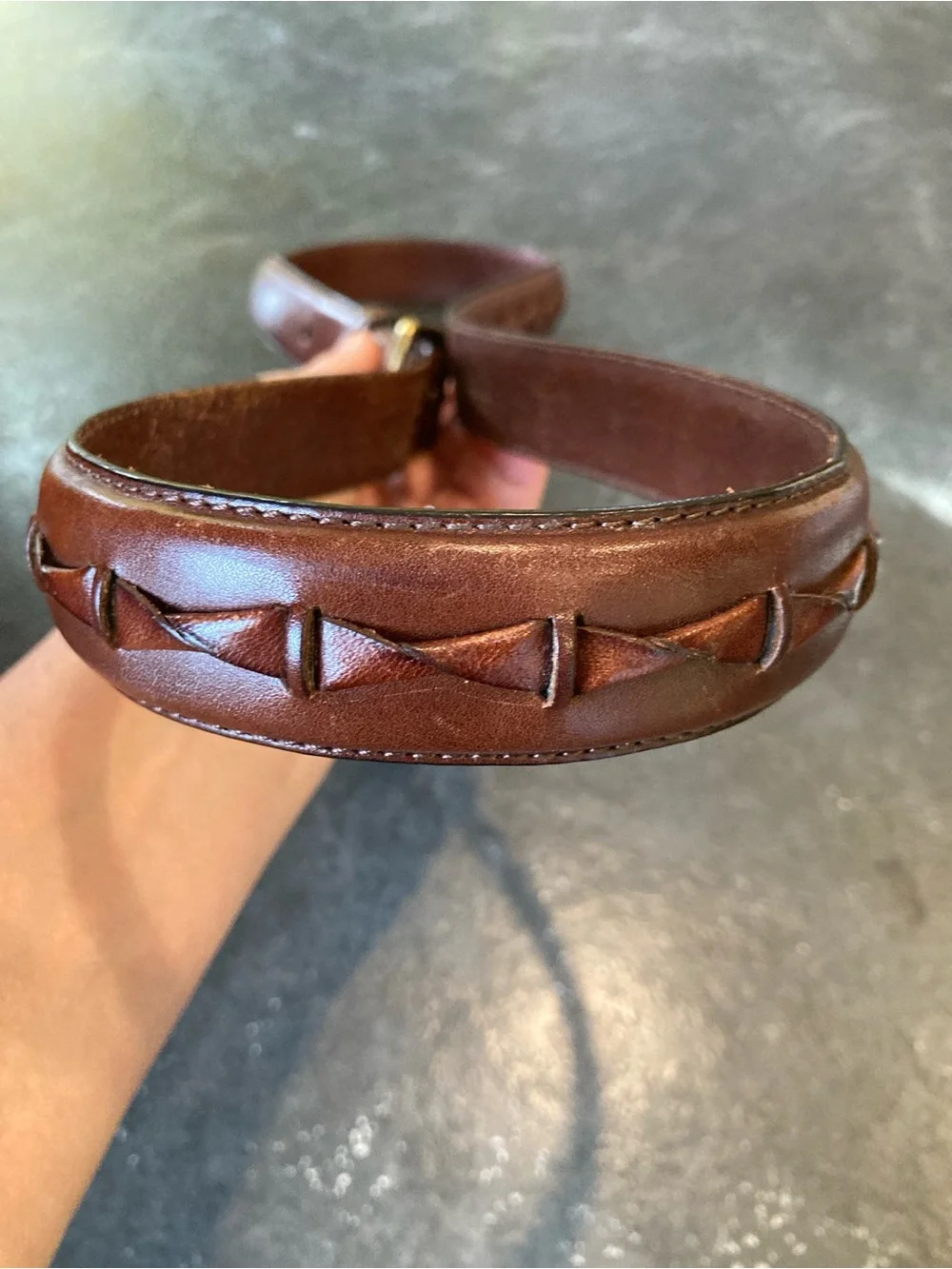 Men Fossil brown leather beautiful twist accent belt size 42